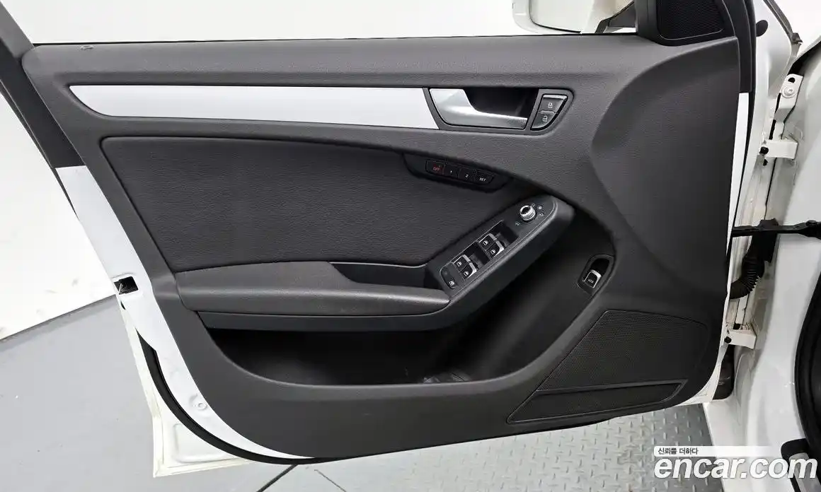 Audi A4 2015 2.0 Автомат в Москве № 196560, фото 12