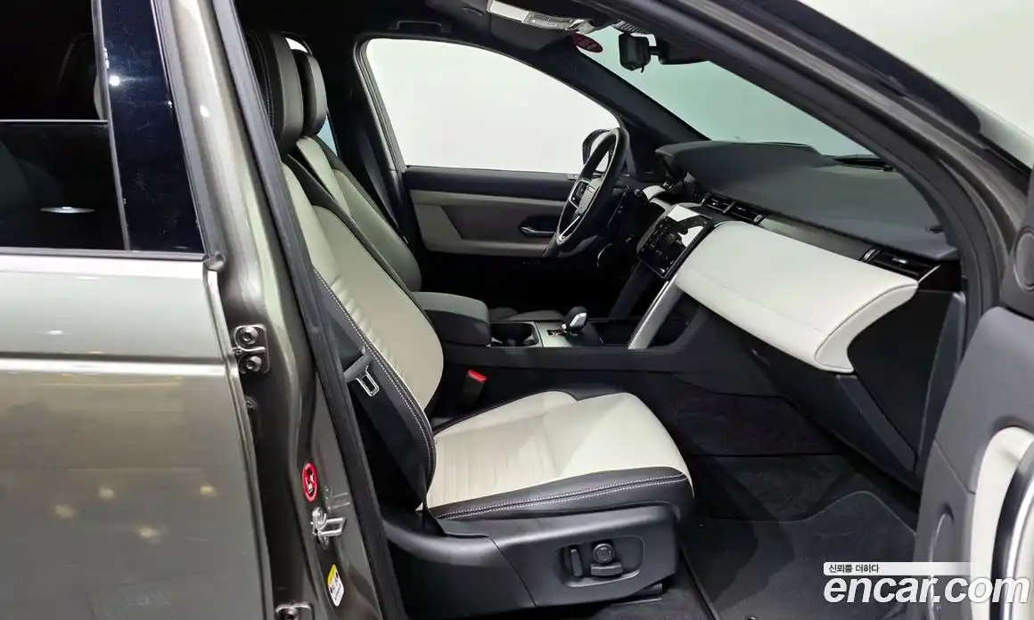 Land Rover Discovery Sport 2025 2.0 Автомат в Москве № 198094, фото 13