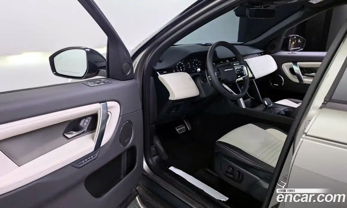 Land Rover Discovery Sport 2025 2.0 Автомат в Москве № 198094, фото 20