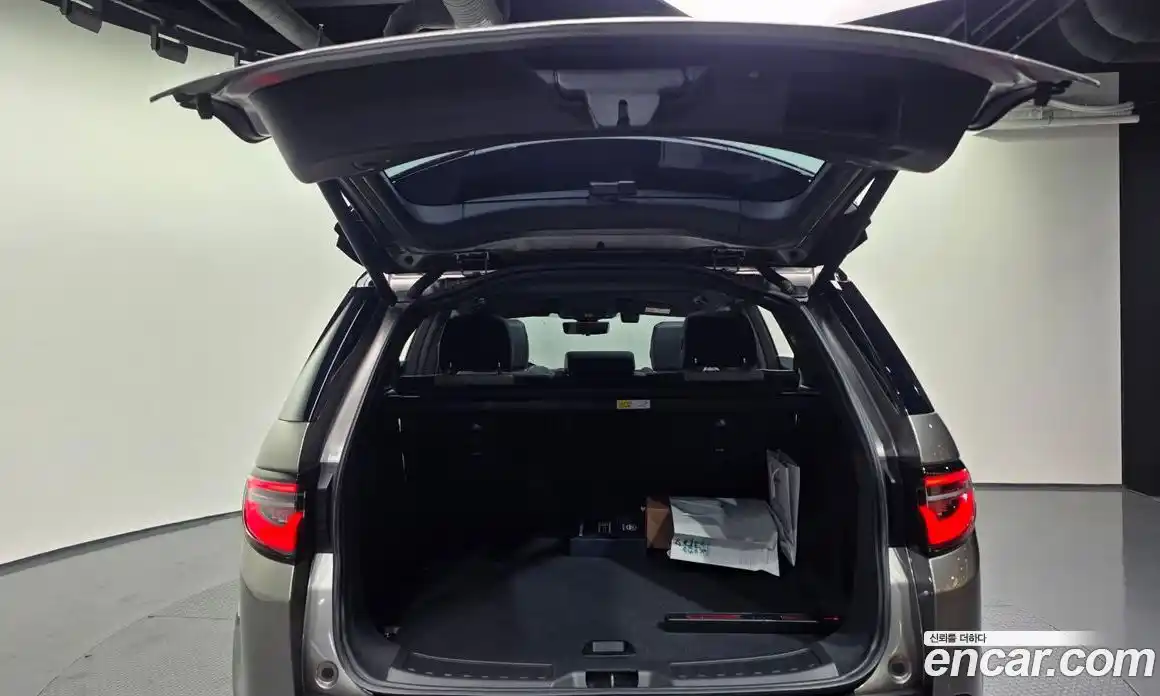 Land Rover Discovery Sport 2025 2.0 Автомат в Москве № 198094, фото 4