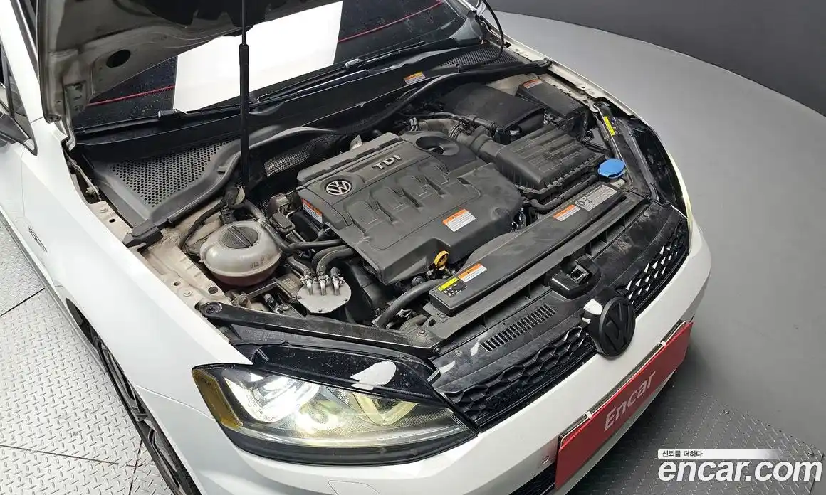 Volkswagen Golf 2016 2.0 Автомат в Москве № 199132, фото 10