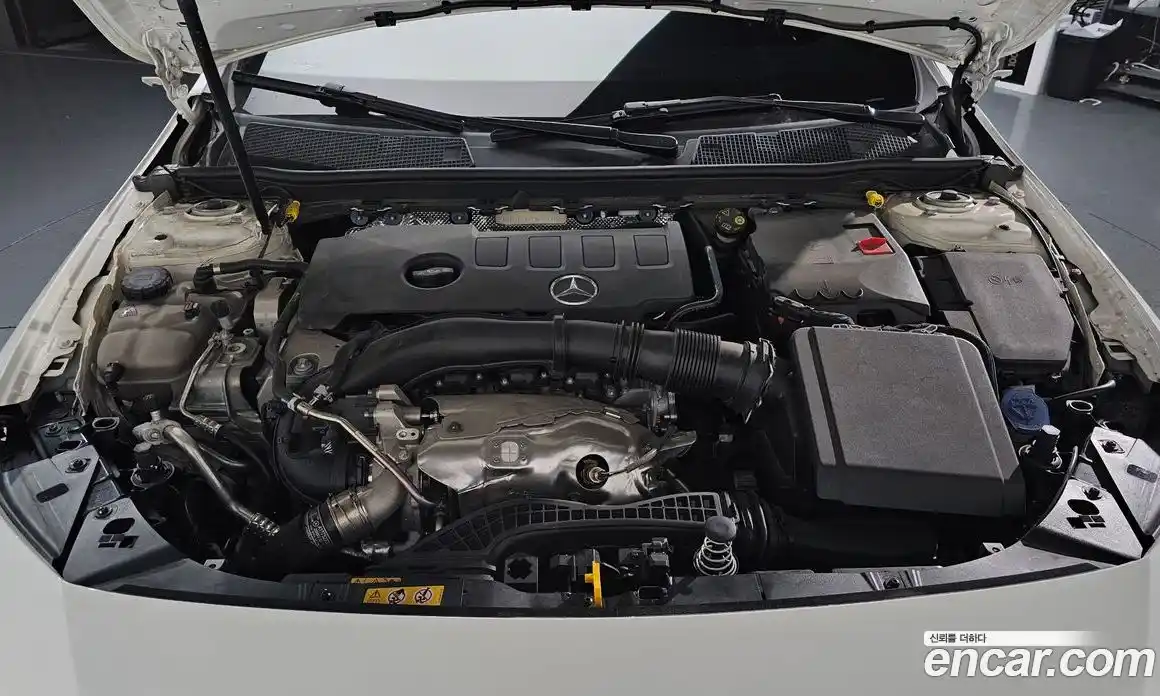 Mercedes-Benz CLA-Class 2023 2.0 Автомат в Москве № 205747, фото 11