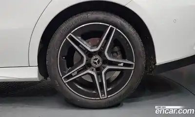 Mercedes-Benz CLA-Class 2023 2.0 Автомат в Москве № 205747, миниатюра 2