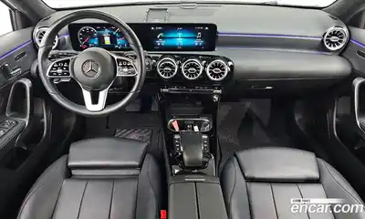 Mercedes-Benz A-Class 2021 2.0 Автомат в Москве № 208355, миниатюра 2