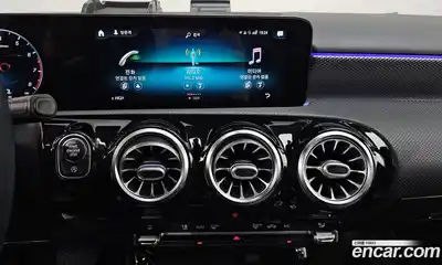 Mercedes-Benz A-Class 2021 2.0 Автомат в Москве № 208355, миниатюра 3