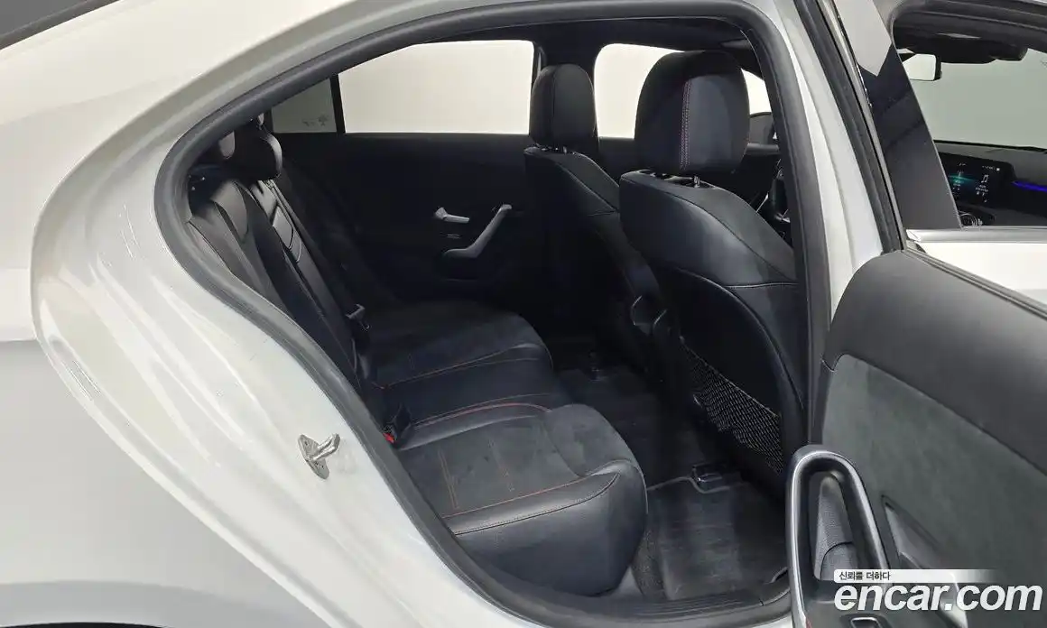 Mercedes-Benz A-Class 2022 2.0 Автомат в Москве № 209018, фото 3