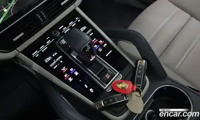 Porsche Cayenne, 2023