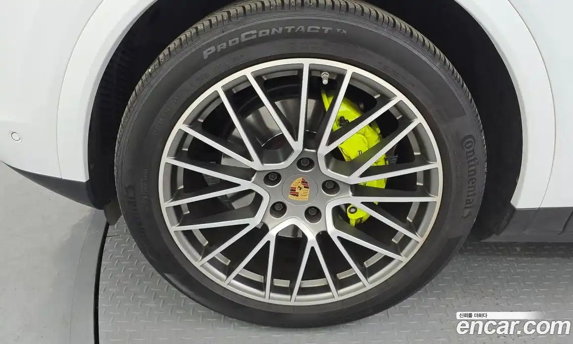 Porsche Cayenne 2023 3.0 Автомат в Москве № 213118, фото 19