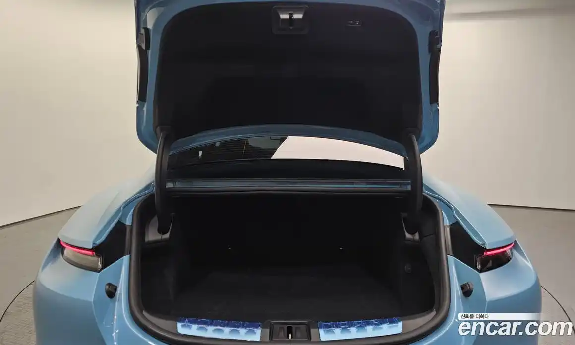 Porsche Taycan 2023 0.1 Автомат в Москве № 213178, фото 13