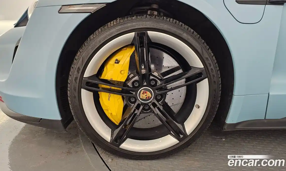 Porsche Taycan 2023 0.1 Автомат в Москве № 213178, фото 10