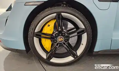 Porsche Taycan 2023 0.1 Автомат в Москве № 213178, миниатюра 10