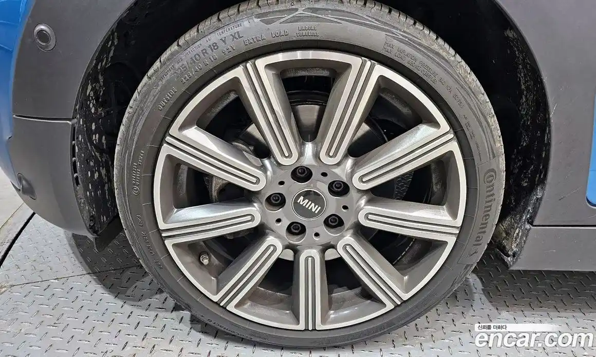 Mini Clubman 2024 2.0 Автомат в Москве № 214005, фото 13