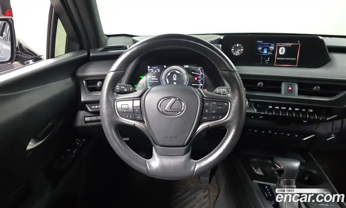 Lexus UX 2019 2.0 Автомат в Москве № 214598, фото 14