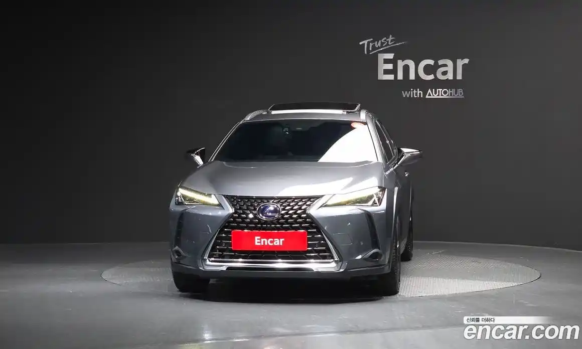 Lexus UX 2019 2.0 Автомат в Москве № 214598, фото 20