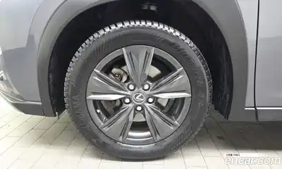 Lexus UX 2019 2.0 Автомат в Москве № 214598, миниатюра 2