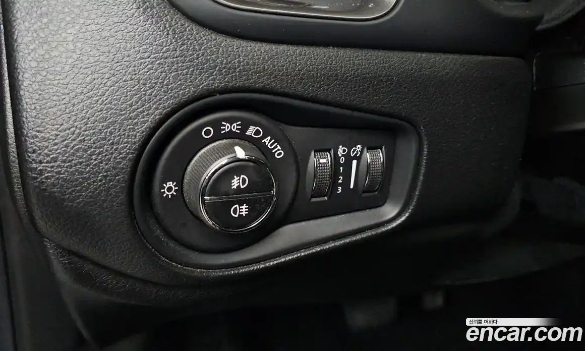 Jeep Renegade 2019 2.4 Автомат в Москве № 215463, фото 16