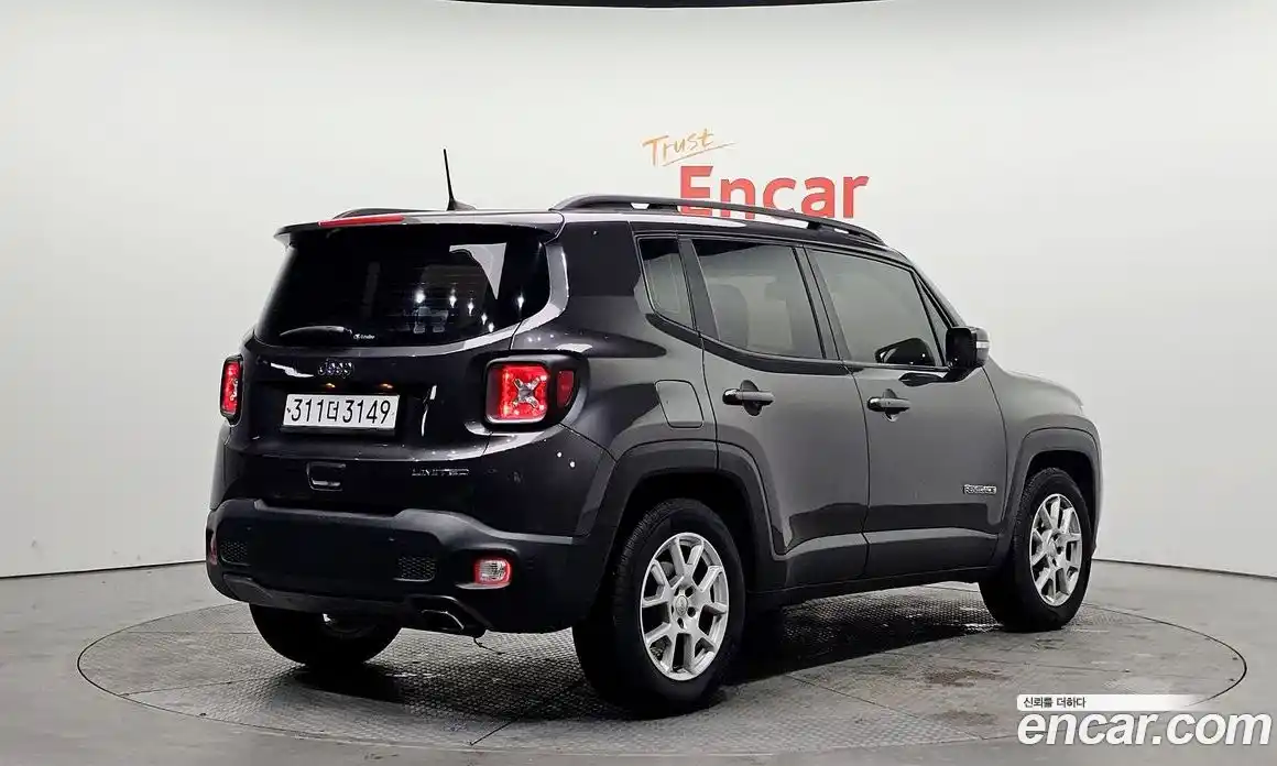Jeep Renegade 2019 2.4 Автомат в Москве № 215463, фото 8