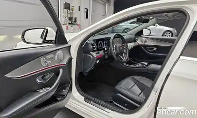 Mercedes-Benz E-Class 2019 2.0 Автомат в Москве № 223532, миниатюра 2