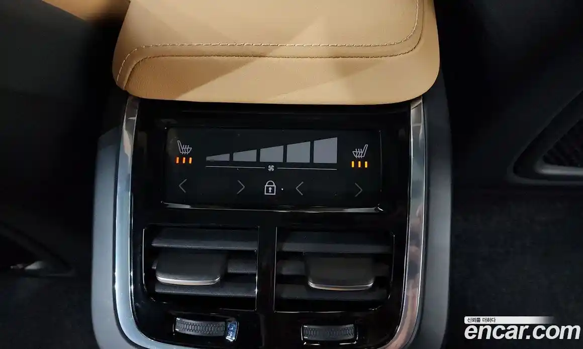 Volvo XC60 2022 2.0 Автомат в Москве № 230465, фото 13