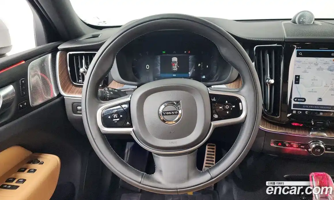 Volvo XC60 2022 2.0 Автомат в Москве № 230465, фото 4