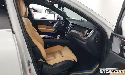 Volvo XC60 2022 2.0 Автомат в Москве № 230465, миниатюра 10