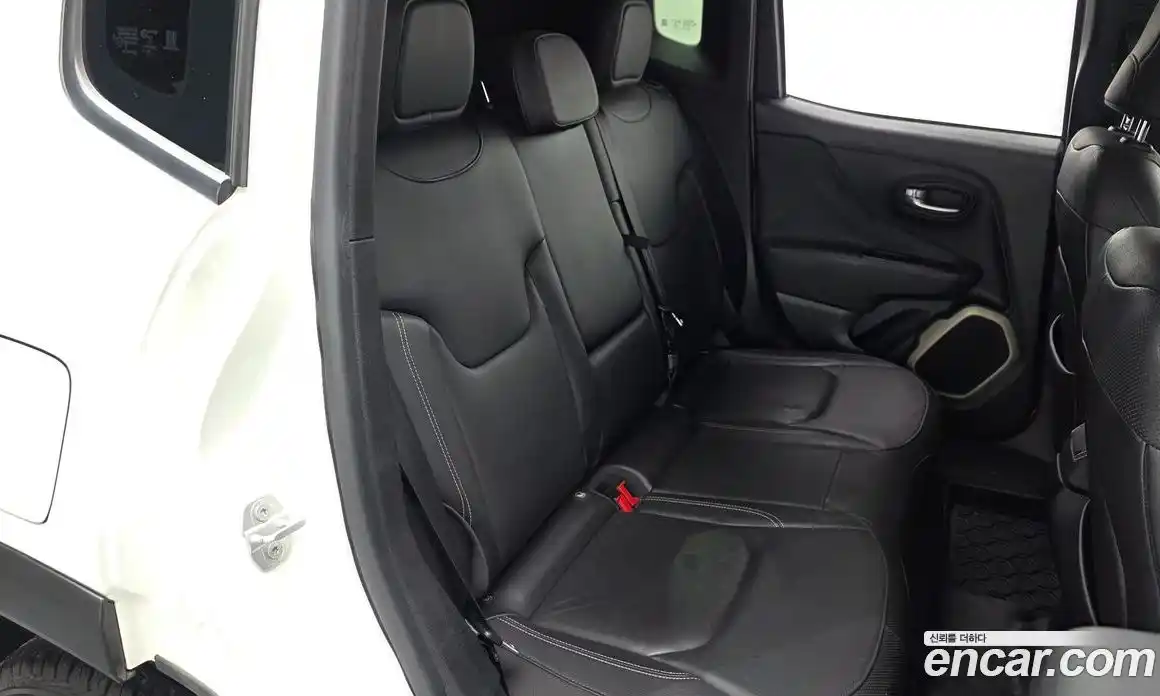 Jeep Renegade 2015 2.0 Автомат в Москве № 232413, фото 13