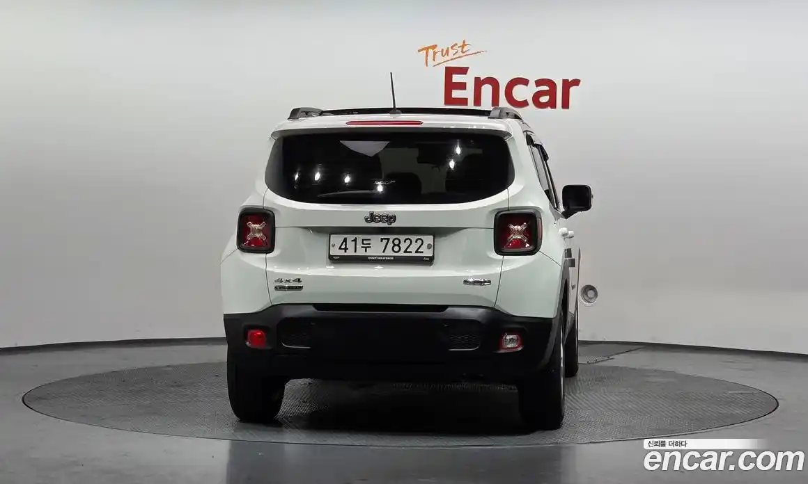 Jeep Renegade 2015 2.0 Автомат в Москве № 232413, фото 6