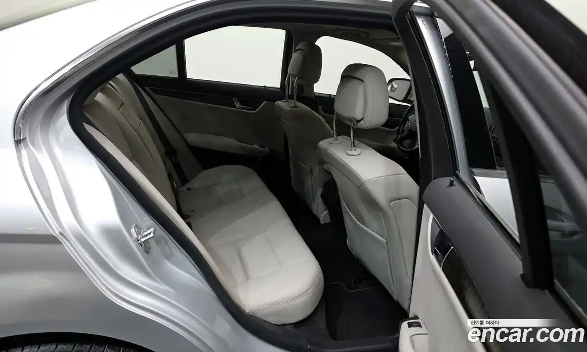 Mercedes-Benz C-Class 2009 1.8 Автомат в Москве № 242374, фото 6