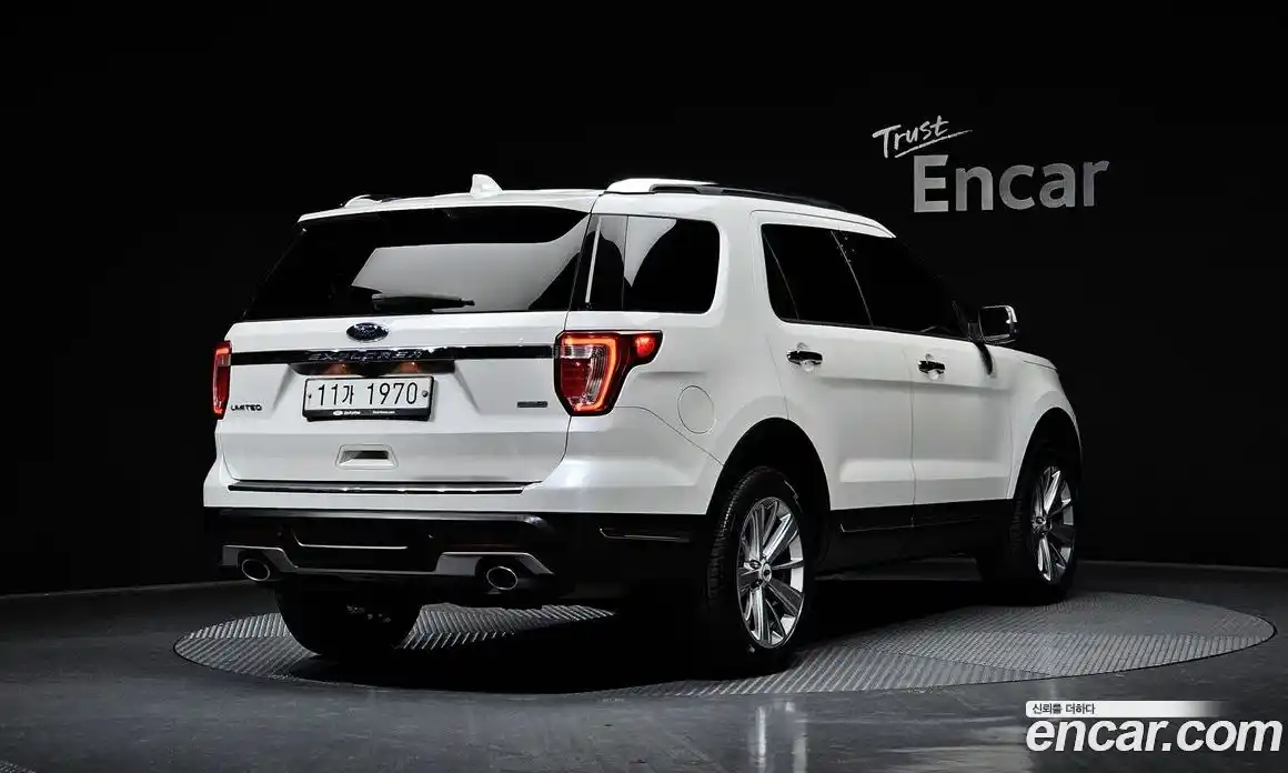 Ford Explorer 2018 2.3 Автомат в Москве № 255617, фото 7