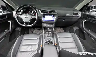 Volkswagen Tiguan 2020 2.0 Автомат в Москве № 277412, миниатюра 7