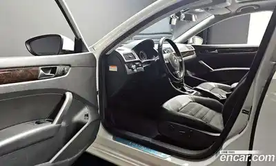 Volkswagen Passat 2014 2.0 Автомат в Москве № 318009, миниатюра 2