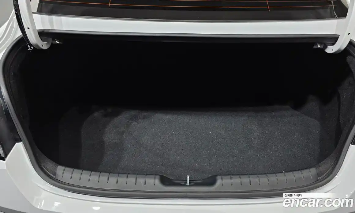 Hyundai Avante 2021 1.6 Автомат в Москве № 319224, фото 8