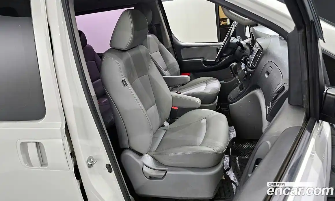 Hyundai Starex 2019 2.5 Автомат в Москве № 3932, фото 14