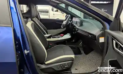 Kia EV6 2023 0.1 Автомат в Москве № 50657, миниатюра 2