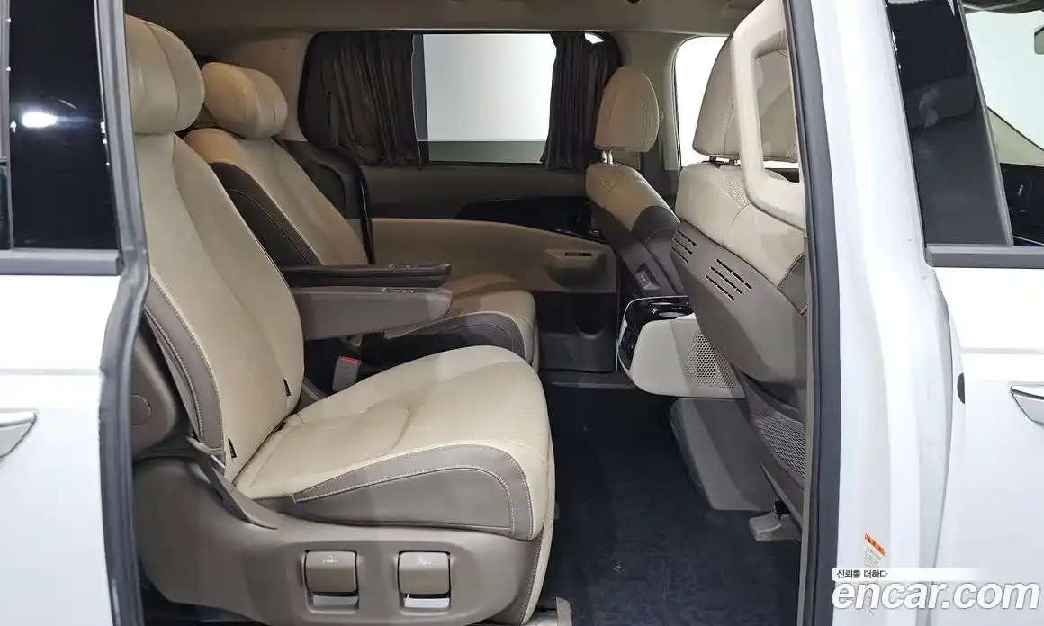 Kia Canival 2024 3.5 Автомат в Москве № 51326, фото 3