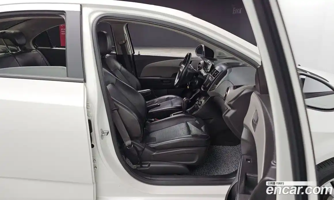 Chevrolet Aveo 2014 1.6 Автомат в Москве № 101844, фото 17