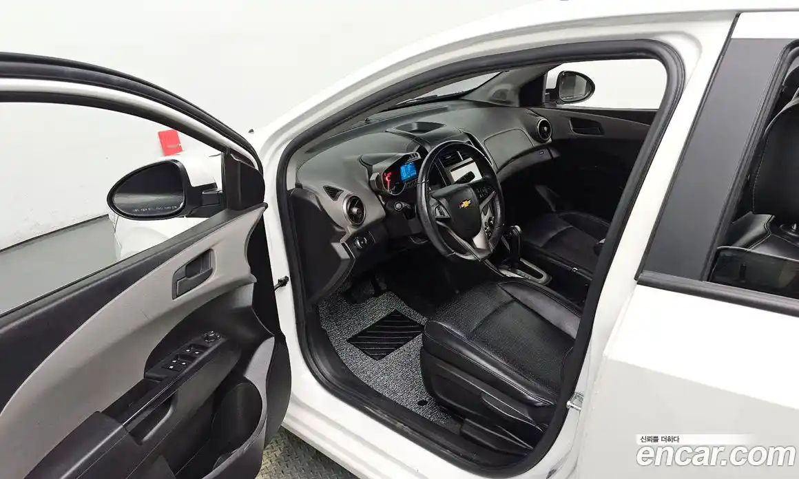 Chevrolet Aveo 2014 1.6 Автомат в Москве № 101844, фото 10