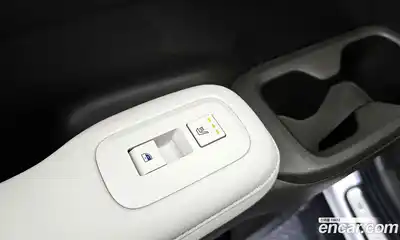 Hyundai Santa Fe 2024 2.5 Автомат в Москве № 109751, миниатюра 4