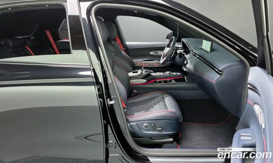 Genesis GV70 2022 2.5 Автомат в Москве № 118452, фото 17