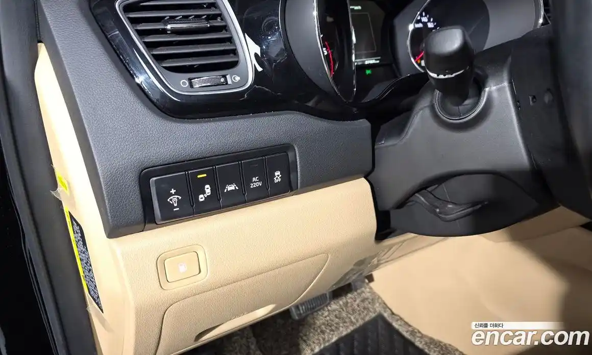 Kia Canival 2018 2.2 Автомат в Москве № 121987, фото 14