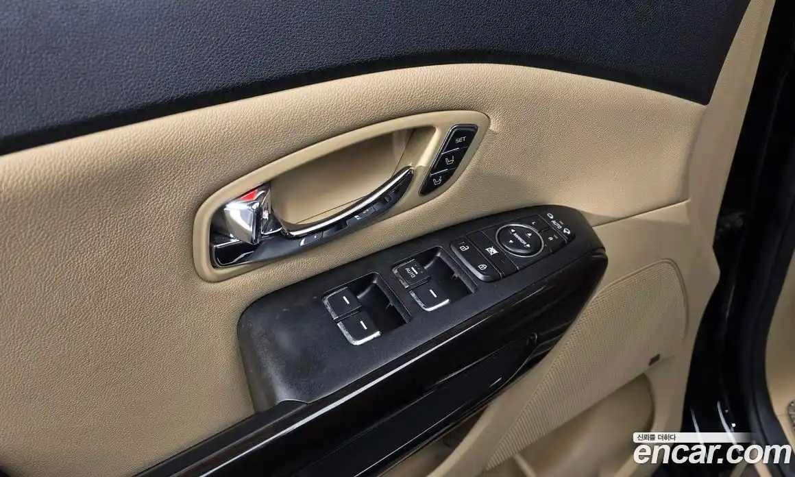 Kia Canival 2018 2.2 Автомат в Москве № 121987, фото 17