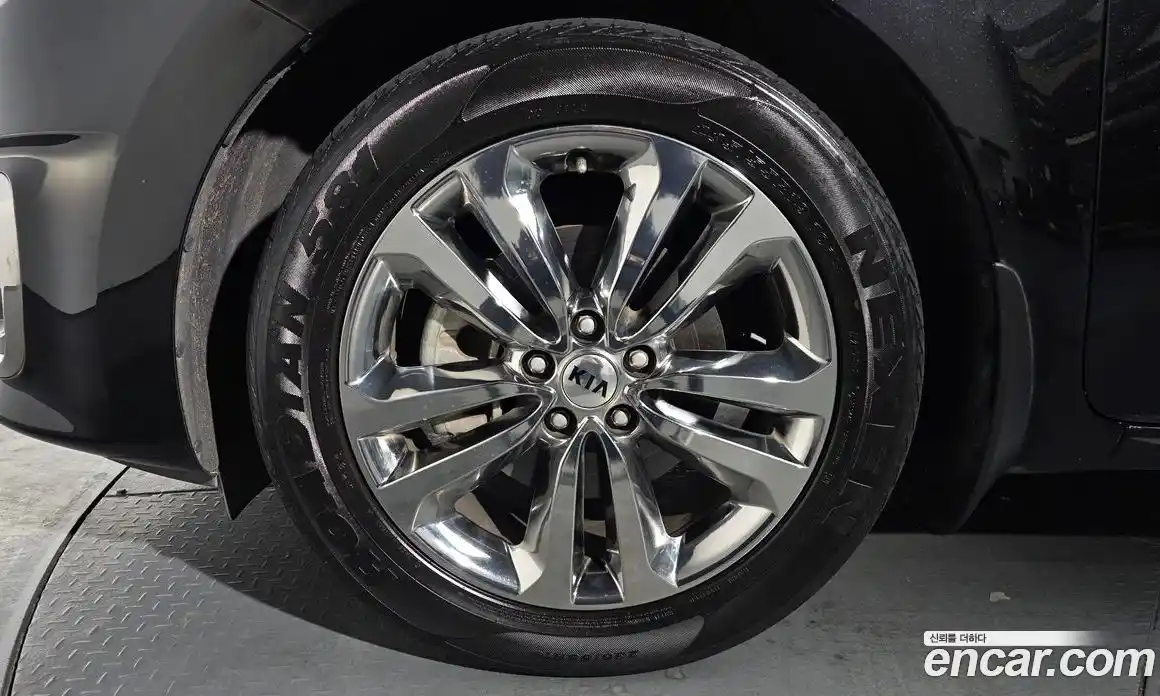 Kia Canival 2018 2.2 Автомат в Москве № 121987, фото 7