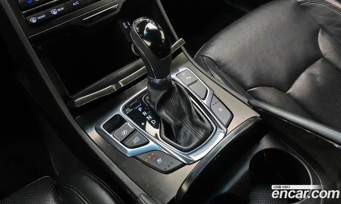 Hyundai Grandeur 2015 2.4 Автомат в Москве № 123651, фото 9