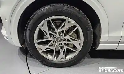 Genesis GV70 2023 2.5 Автомат в Москве № 13033, миниатюра 2