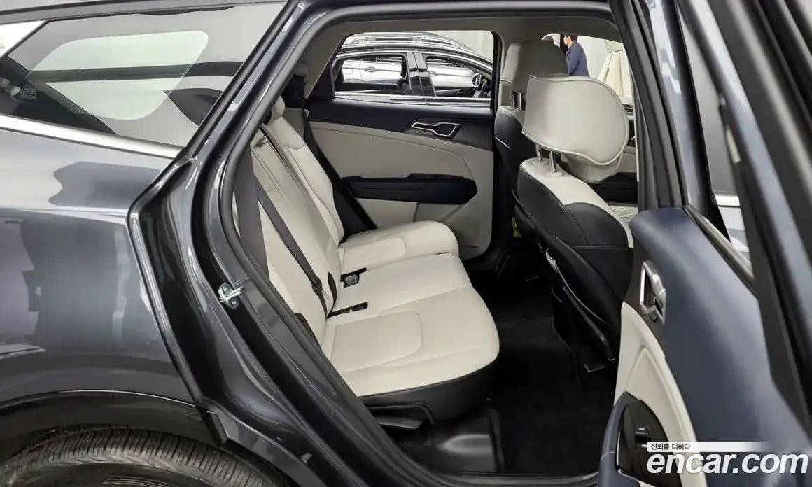 Kia Sportage 2023 1.6 Автомат в Москве № 133353, фото 13