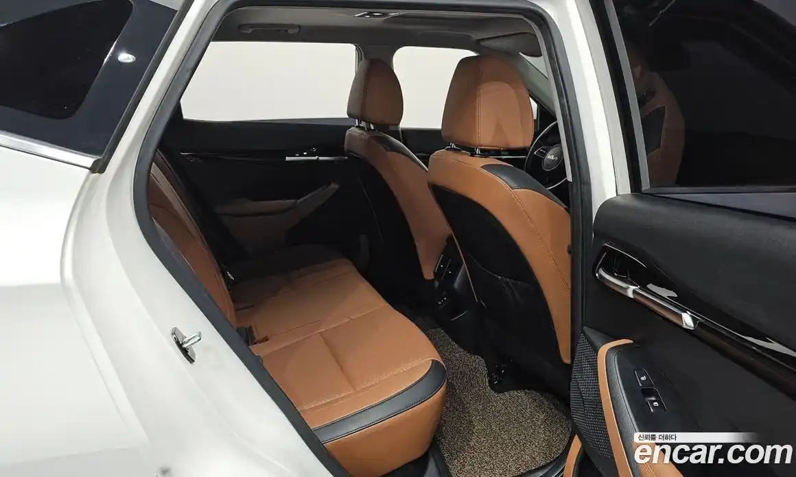 Kia Seltos 2023 1.6 Автомат в Москве № 133441, фото 10