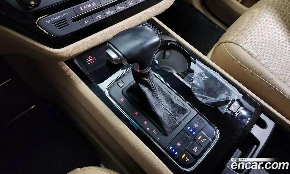 Kia Canival 2017 2.2 Автомат в Москве № 133501, фото 18