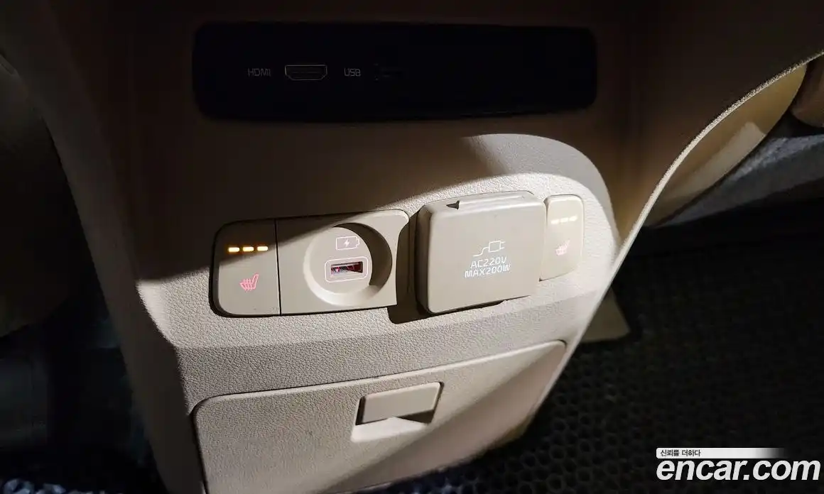 Kia Canival 2017 2.2 Автомат в Москве № 133501, фото 4