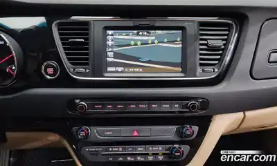 Kia Canival 2017 2.2 Автомат в Москве № 133501, миниатюра 7