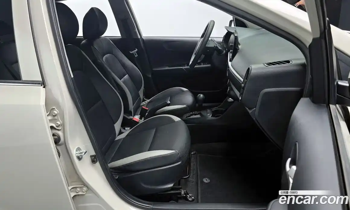 Kia Morning 2023 1.0 Автомат в Москве № 134024, фото 11